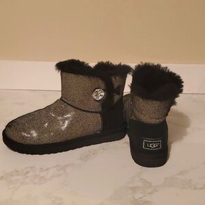 UGG size 9 womens booties black with rhinestones